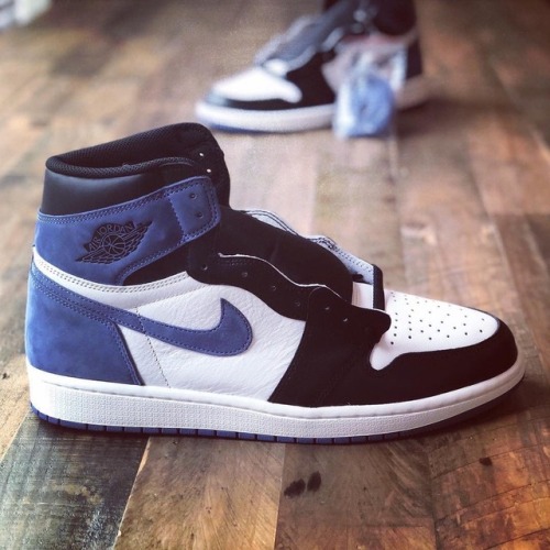 Blue Moon 1s