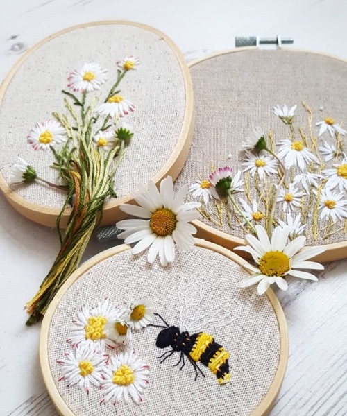 sosuperawesome:Embroidery Hoop Wall ArtLou Stitches on EtsySee...