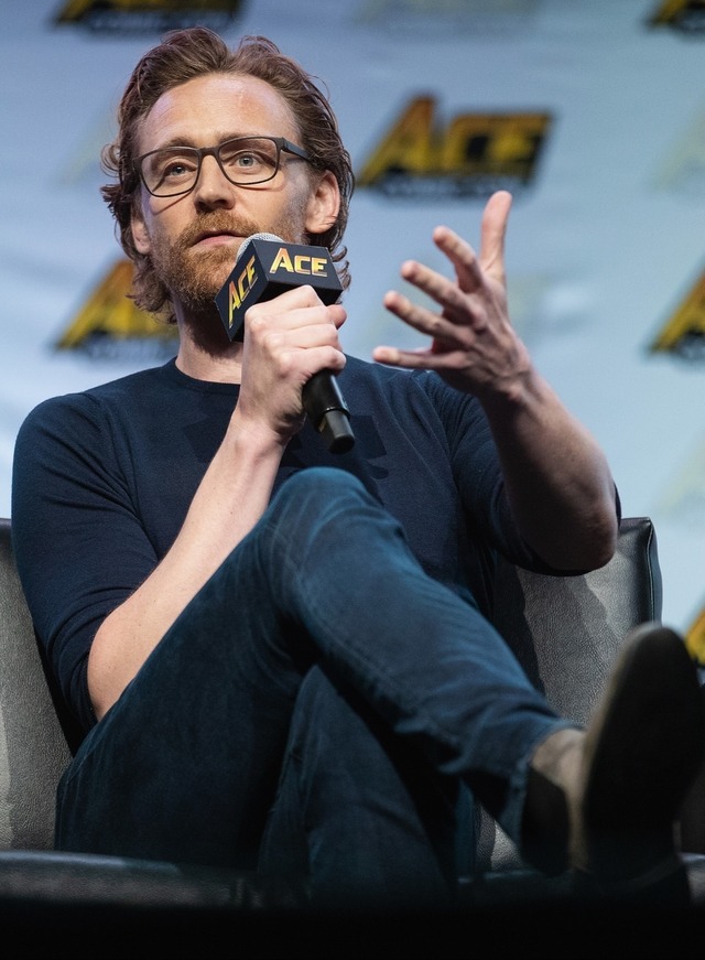 Tom Hiddleston on stage during his ACE Comic Con... - Hiddles