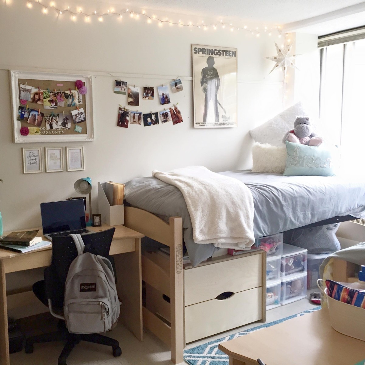 Well this is literally one  of the cutest dorm  study 