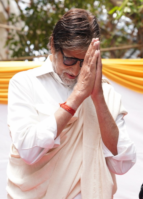 pic credit-srbachchan.tumblr.com