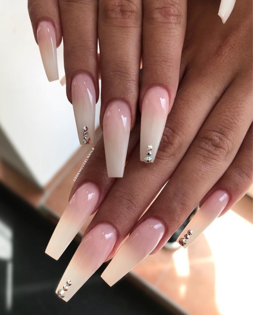 nailsandinspo:Wow…her work . 