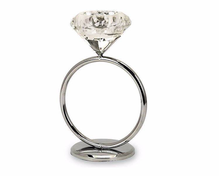 Women's Obsession Magazine — Not only in your hands, diamond can be jewellery...