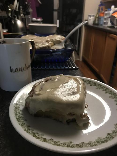 foods-for-dummies:Home made cinnamon rolls. | More?