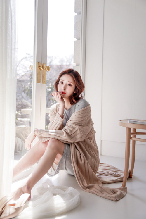 korean-dreams-girls:Ye Jin - March 23, 2018 1st Set