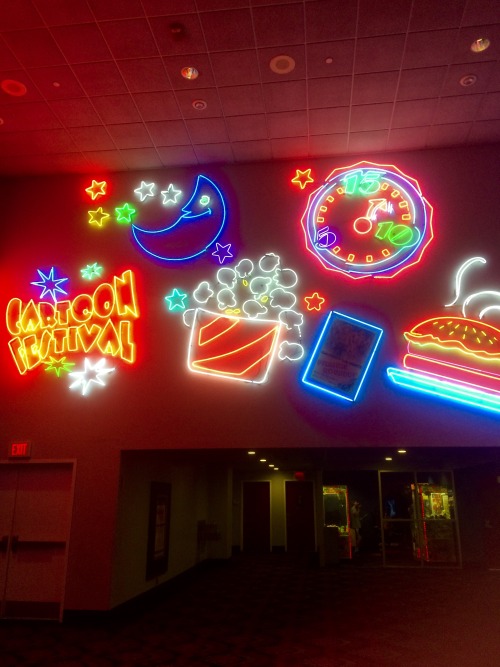 papyrusprime:went into a movie theatre last night and it was...