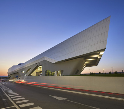 Napoli Afragola Station / Zaha Hadid Architectsph: Hufton + Crow, Jacopo Splimbergo