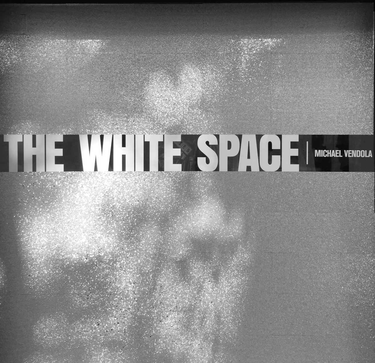 LANÇAMENTO 18.08.18 | AVGVST + PAIR | FM86 | THE WHITE SPACE POR MICHAEL VENDOLA