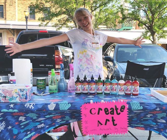 <p>At the City Market in KC tonight doing Interactive Art with Unicorn Spit!!<br/>
@citymarketkc @unicornspitstain <br/>
#art #artwork #painting #abstract #arts #artsy #kansascity #citymarket #unicornspit #abstractart #abstractartwork #modernart #modernartwork</p>