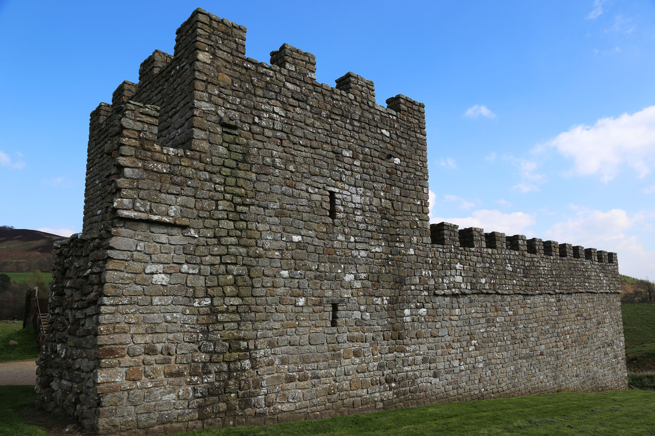 the-silicon-tribesman-hadrian-s-wall-reconstruction-at-vindolanda