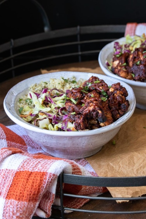 tinykitchenvegan:Easy BBQ Cauliflower Bites Bowl with Tangy...