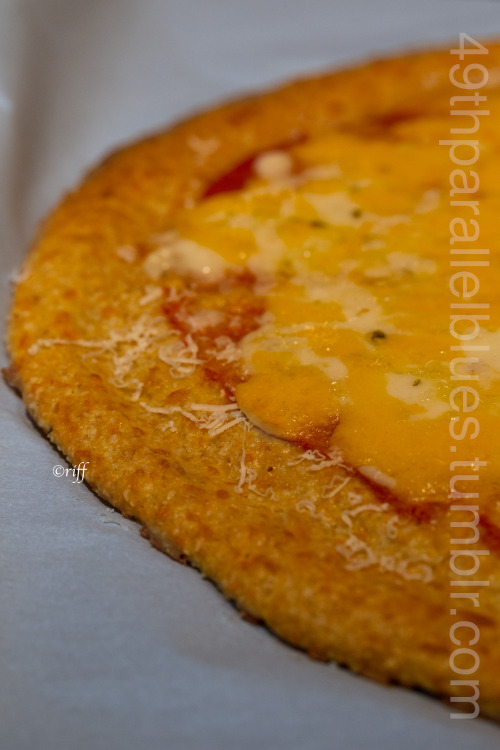 49thparallelblues:Grain-free pizza :)  Recipe will be posted...