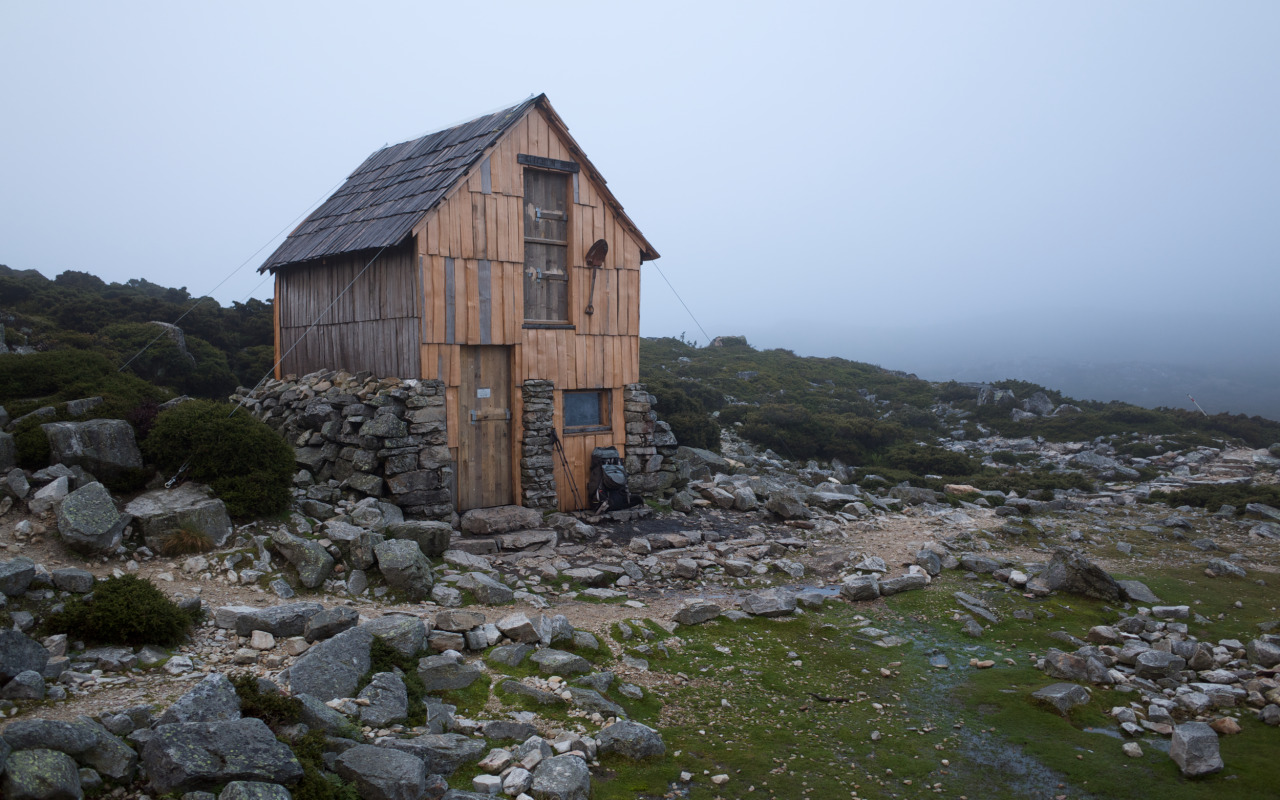 1280px x 800px - Cabin Porn â€” Kitchen Hut on Cradle Mountain, Lake St. Clair...