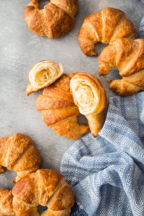 fullcravings:Easy Homemade Croissants