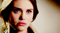 (F) HOLLAND RODEN - YOU HATE EVERYTHING ABOUT ME, WHY DO YOU LOVE ME ? Tumblr_inline_p7qc6wtcRt1sqr5a2_250