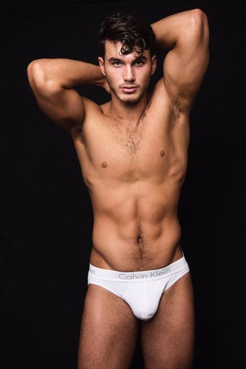 omgdeliciousmancandylove:Michael Yerger Survivor Ghost Island