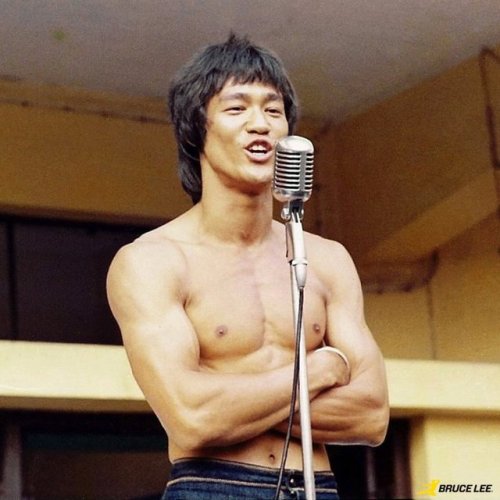 severelyfuturisticharmony:Bruce Lee photographed by persons...