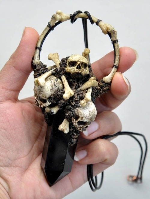 sosuperawesome:Skull Jewelry / Miniatures / Jewelry Box Umay...