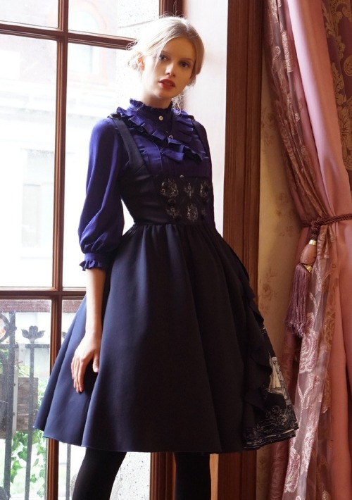 sosuperawesome:Gothic Steampunk FashionFan Plus Friend on...