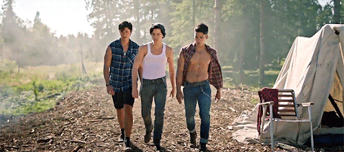 riverdale riverdaleedit jughead jones sweet pea fangs fogarty gifs 3x01 by brian *