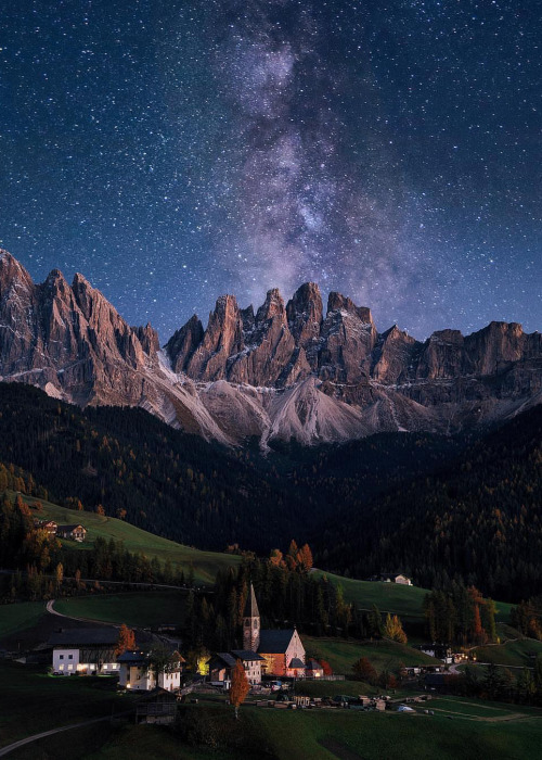 coiour-my-world:@madebyvadim ~ Milky Way over Dolomites. Val di...