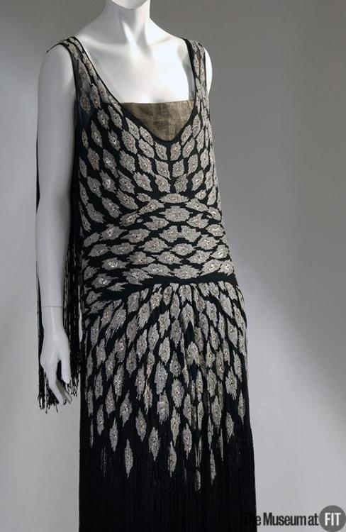 omgthatdress:Evening DressLucien Lelong, 1926The Museum at...