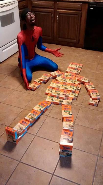 fakehistory:Spiderman clearly distressed after the murder of his...