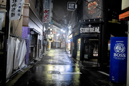 tokyo-fashion:Photos of Harajuku at 1am this morning as...