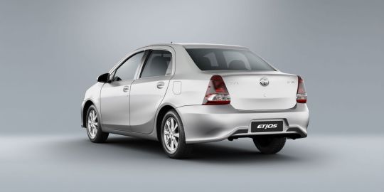 toyota etios 2020 seda sedan traseira Dono pode retirar Etios GNV da concessionária já com o kit instalado ou levá-lo a uma autorizada para fazer o serviço sem perder a garantia.