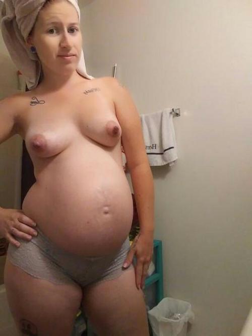 Naked Pregnant