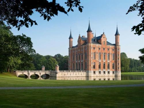 wanderlusteurope:Olsene Castle, Zulte, Belgium 