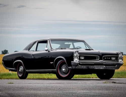 utwo:1966 Pontiac GTO © mecum