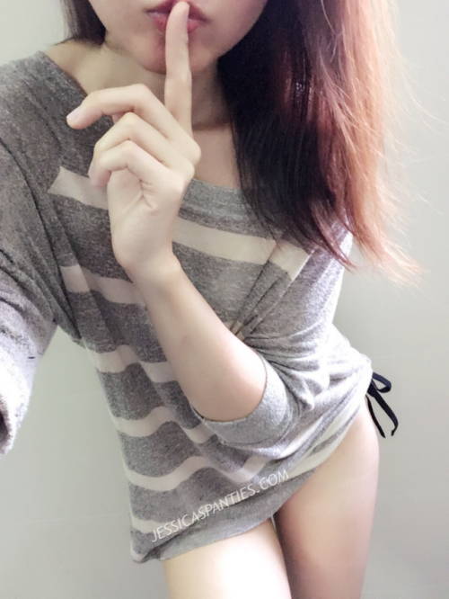 jessicaspanties:To my horny minions, can you keep a secret?...