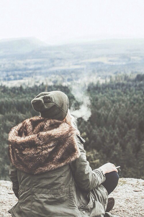 alone girl grugne beautiful cigarrets paisagem forest smoke amazing fashion free mountain winter freedom green hipster jackets love indie life spring nature photo photography thinking