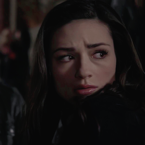 curlyreedie editions : Crystal Reed as Allison Argent (S1E01) Icons Like...