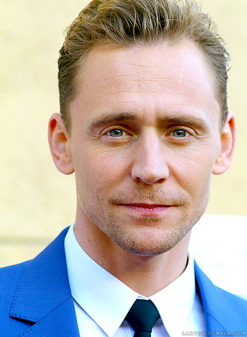 Tom Hiddleston at the premiere of ‘I Saw the... | SherLocked ...