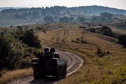 bmashine:Polish and Romanian soldiers during a joint exercise...