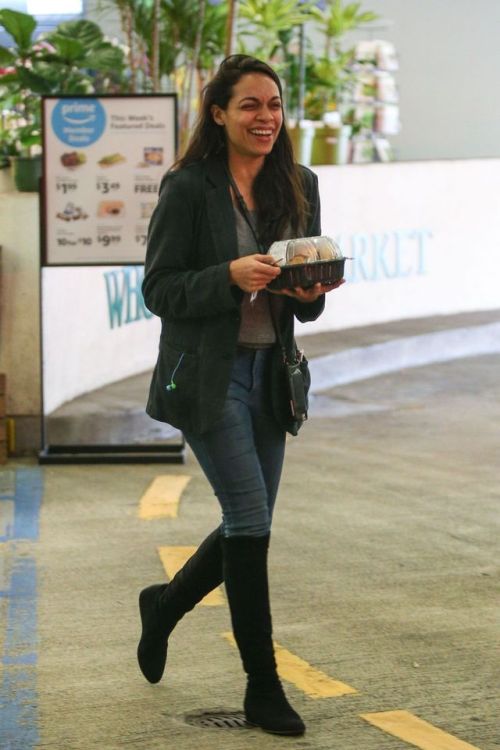 mr-another:Rosario Dawson – Whole Foods Market in Beverly...