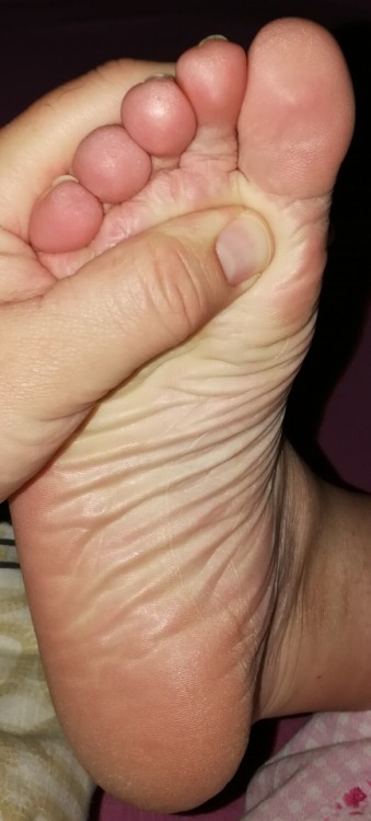 Pictures of my girlfriend, and her beautiful feet!