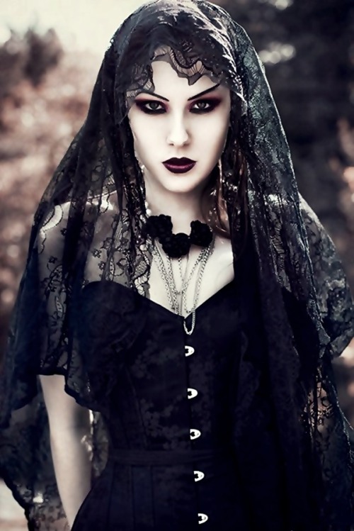 gothic woman on Tumblr