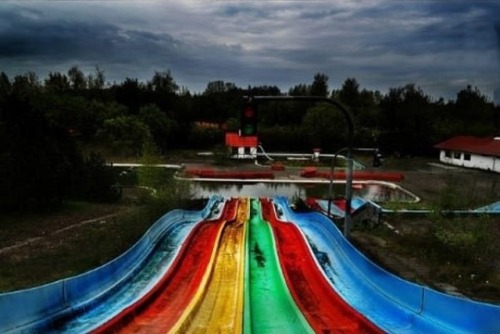 motionburnsthemood:Abandoned Amusement Park in New Orleans