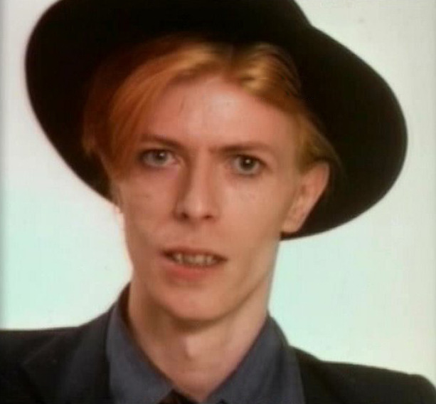 ♛Buuuu♛ - not-a-piece-of-teenage-wildlife: David Bowie...