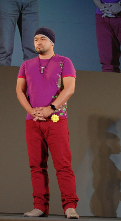 apebit:Hideki Kamiya looks.