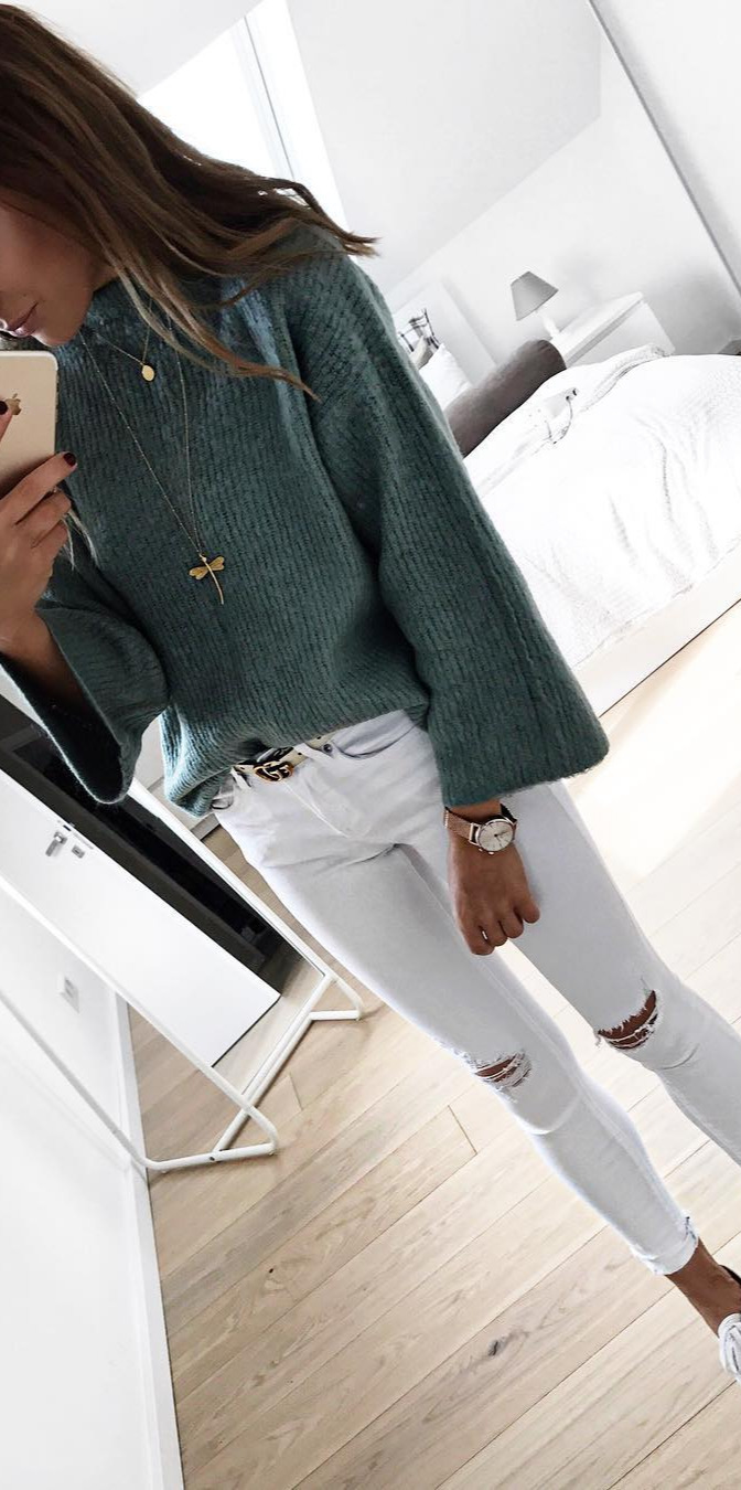 current fashion trends, nowfashion, #Beauty, #Photo |Anzeige| Guten Morgen ihr Lieben ich habe heute so gut geschlafen, dass ich gar nicht aufstehen wollte Aber was muss, das muss Ich weuch einen schTag , outfit , outfitpost , ootd , outfitoftheday , wiwt , whatiweartoday , me , metoday , mylook , fashionblogger , fashionblogger_de , fashionista  , lookbook , fashiondiary , todayslook , lookoftheday , todaysoutfit , metoday , mirrorselfie  , sweater , sweaterwheater , mintgreen , guccibelt , casuallook , whitepants , whitejeans 