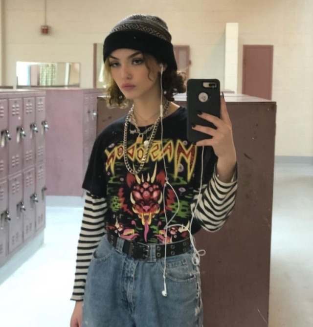 girls graphic tees