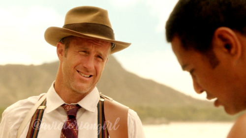 avictoriangirl:McDanno (McMilton?) on the beach, with...