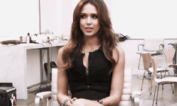 Vote pour Queen City ! Tumblr_mk6eh5Eo2i1s960hco2_250