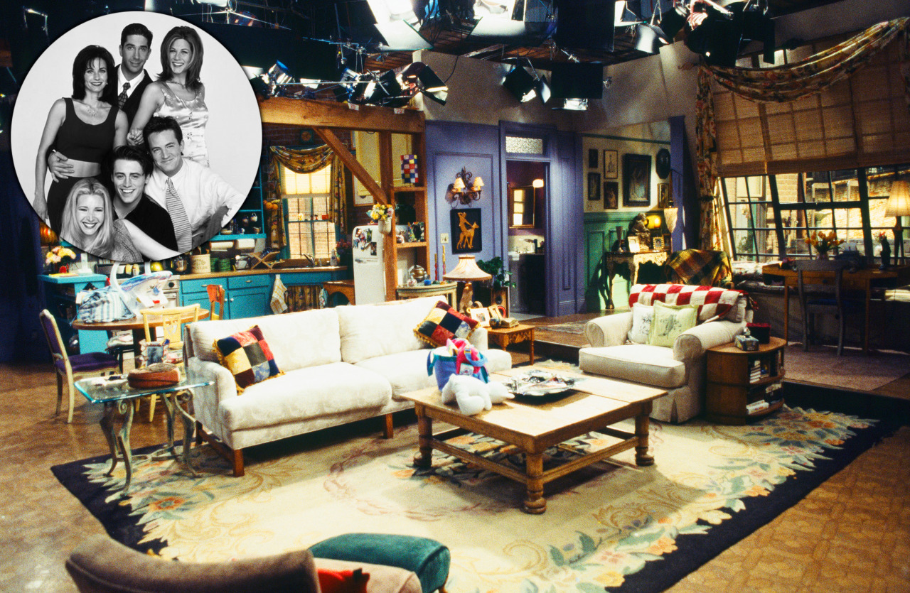 Yahoo Decor Contributors From The Cosby Show To Mad Men A If I Were Redoing It D Paint Everything White And Go From There But How Could They Afford A Redo With Their Dad In Jail Everyone Denial