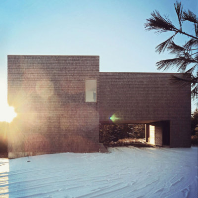 dezeen:<br /><br />Maine residence by Bruce Norelius Studio reveals its age with a fading cedar facade<br />