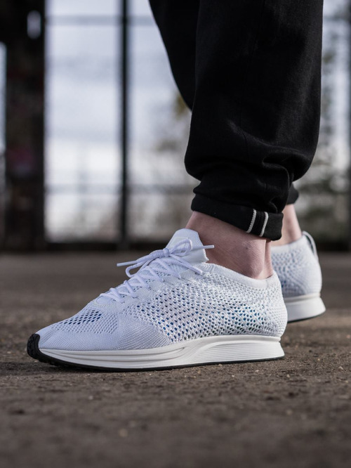 mens white nike flyknit